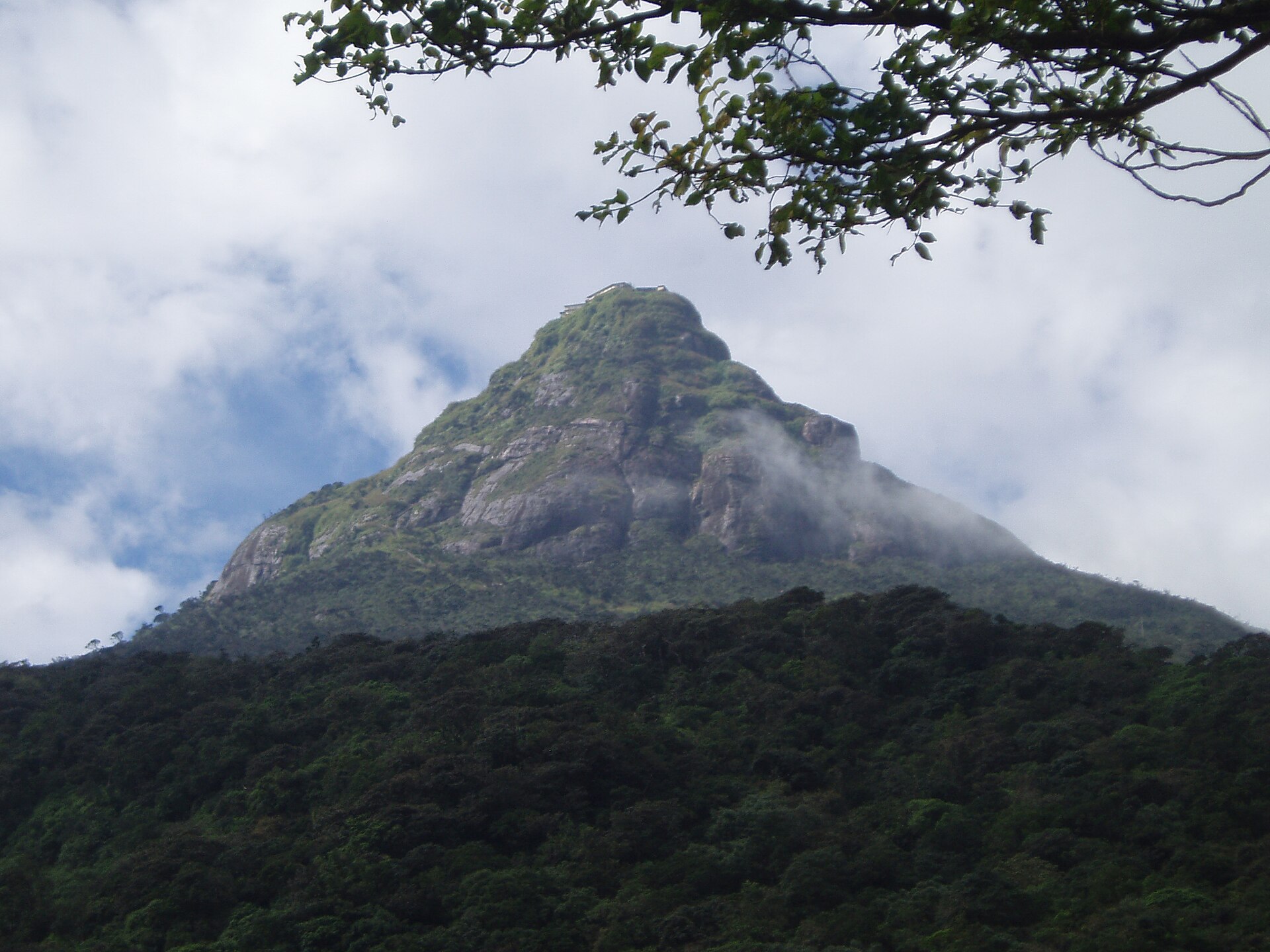 Greet the dawn on Adam's Peak